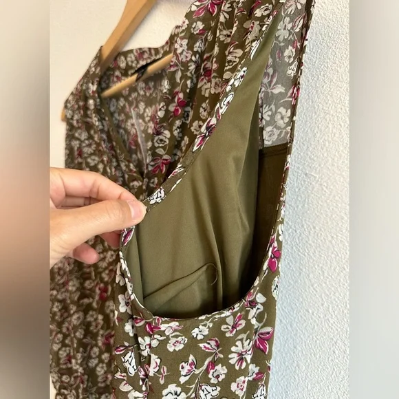 NWT Lane Bryant maxi dress. Perfect for fall. Army green size 22/24.Has pockets. - Picture 8 of 10